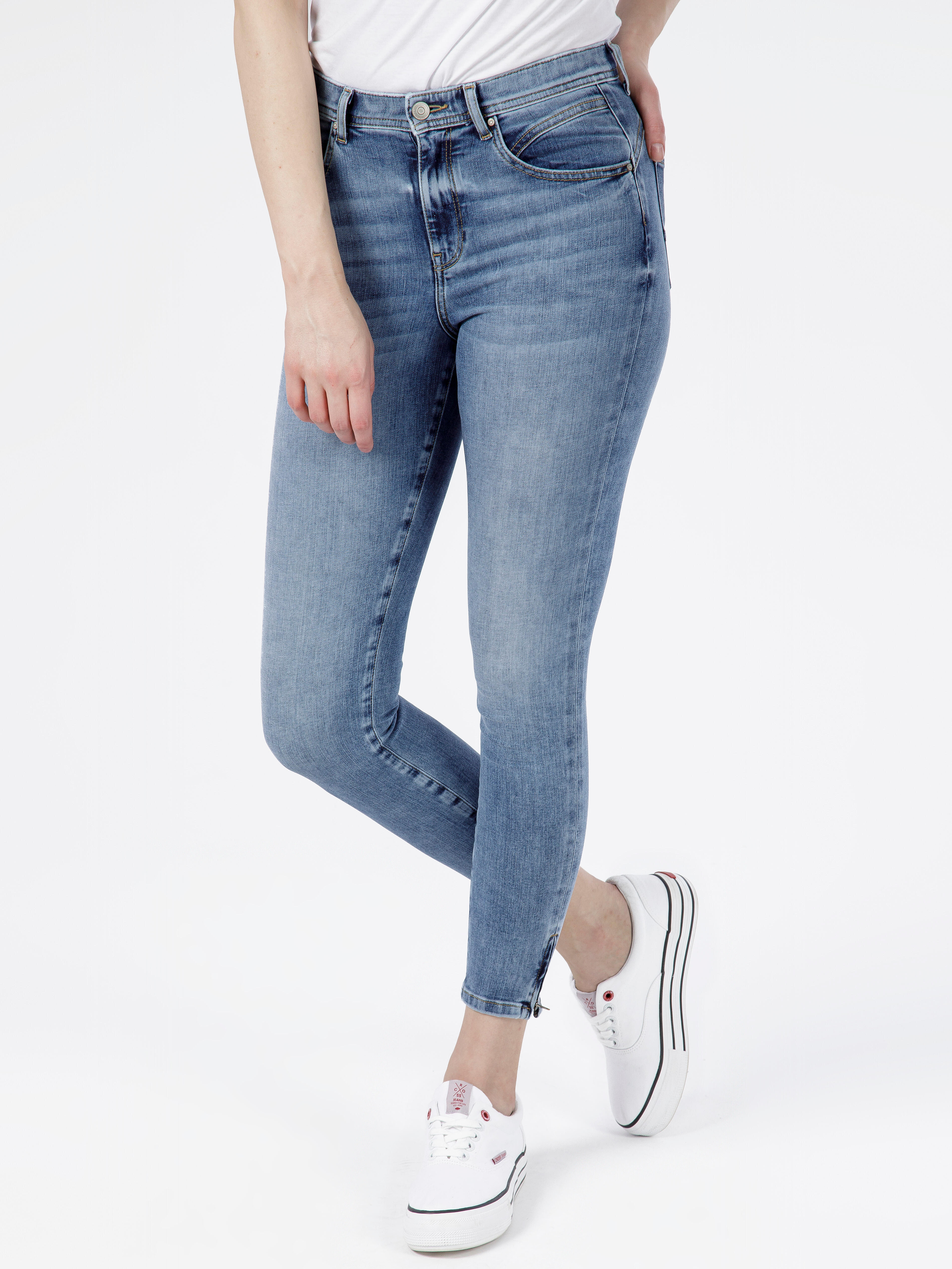 Jeansy damskie z wysokim stanem Judy P 429-095